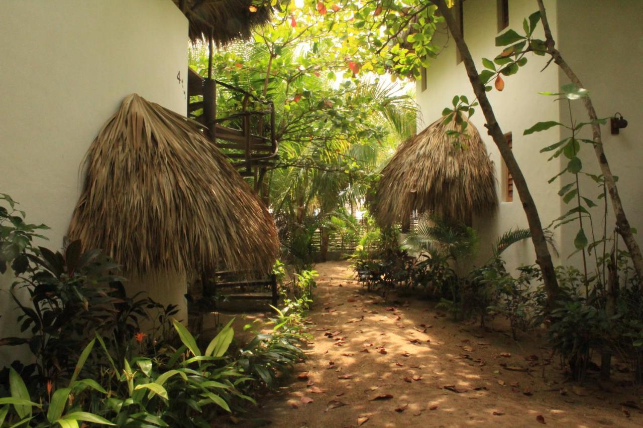Hotel Descalzo Spa Zipolite Exteriör bild